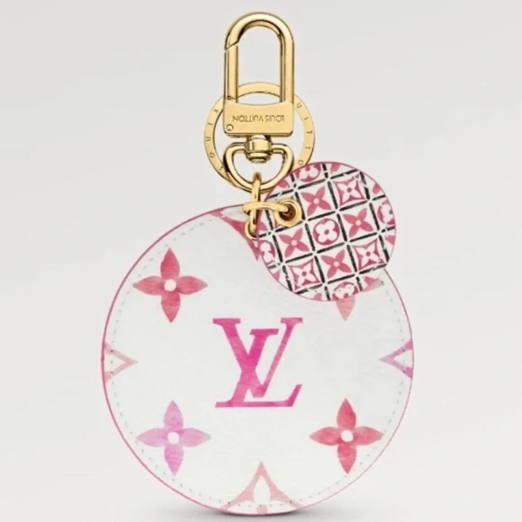 Louis Vuitton “By the Pool” 2023 Keychain - Picture 1 of 3